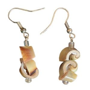 Vintage 90s earrings Shell beaded drop dangle nautical beachy